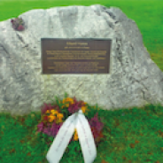Gedenkstein mit Bronzetafel – Reit im Winkl seit 23.09.2011